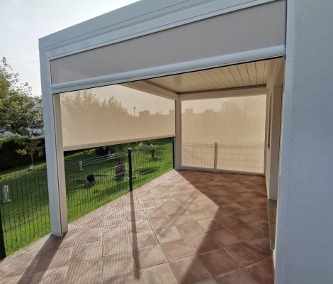 Pérgola en jardín